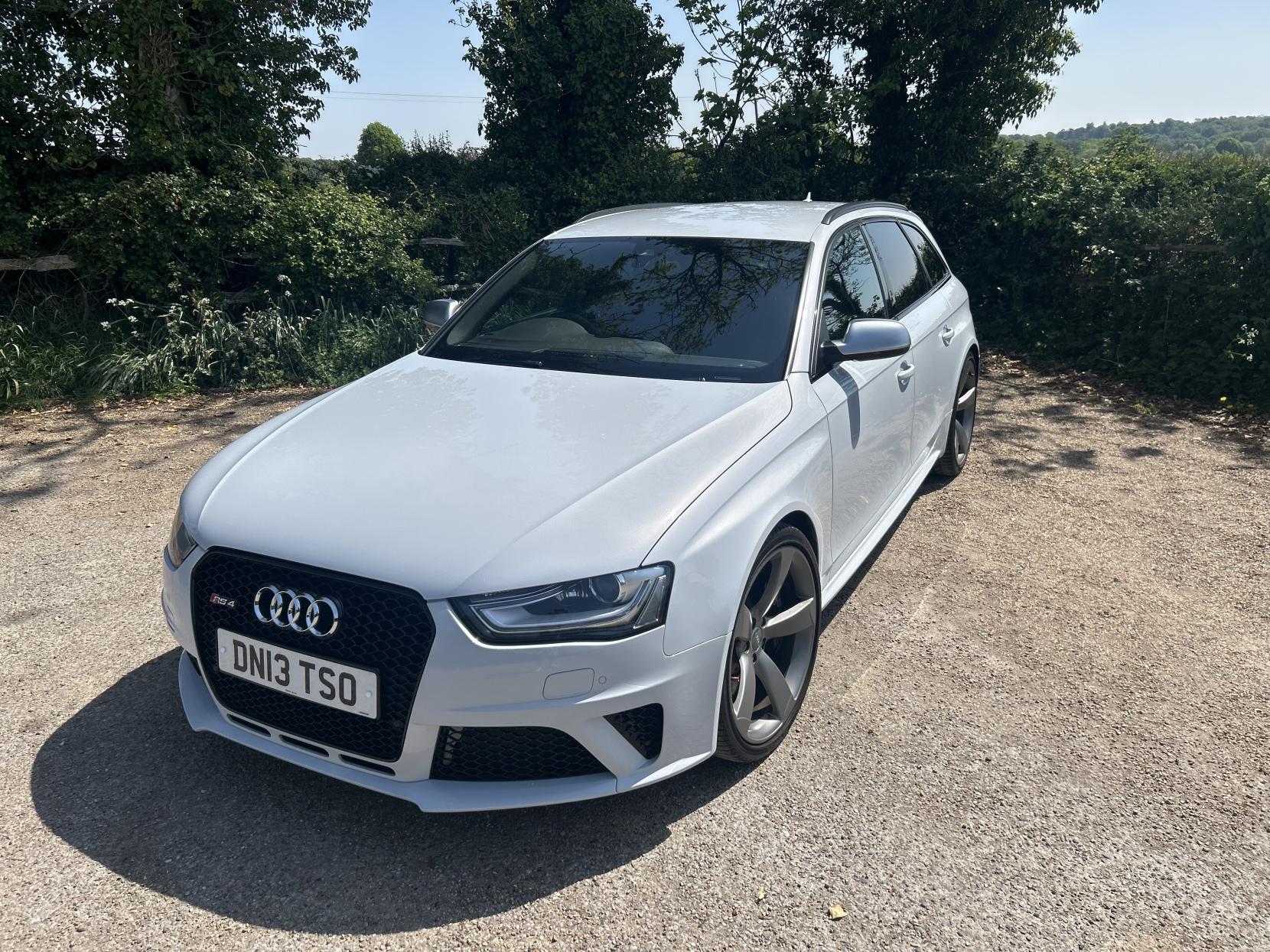 Audi RS4 Avant 4.2 FSI V8 Estate 5dr Petrol S Tronic quattro Euro 5 (450 ps)