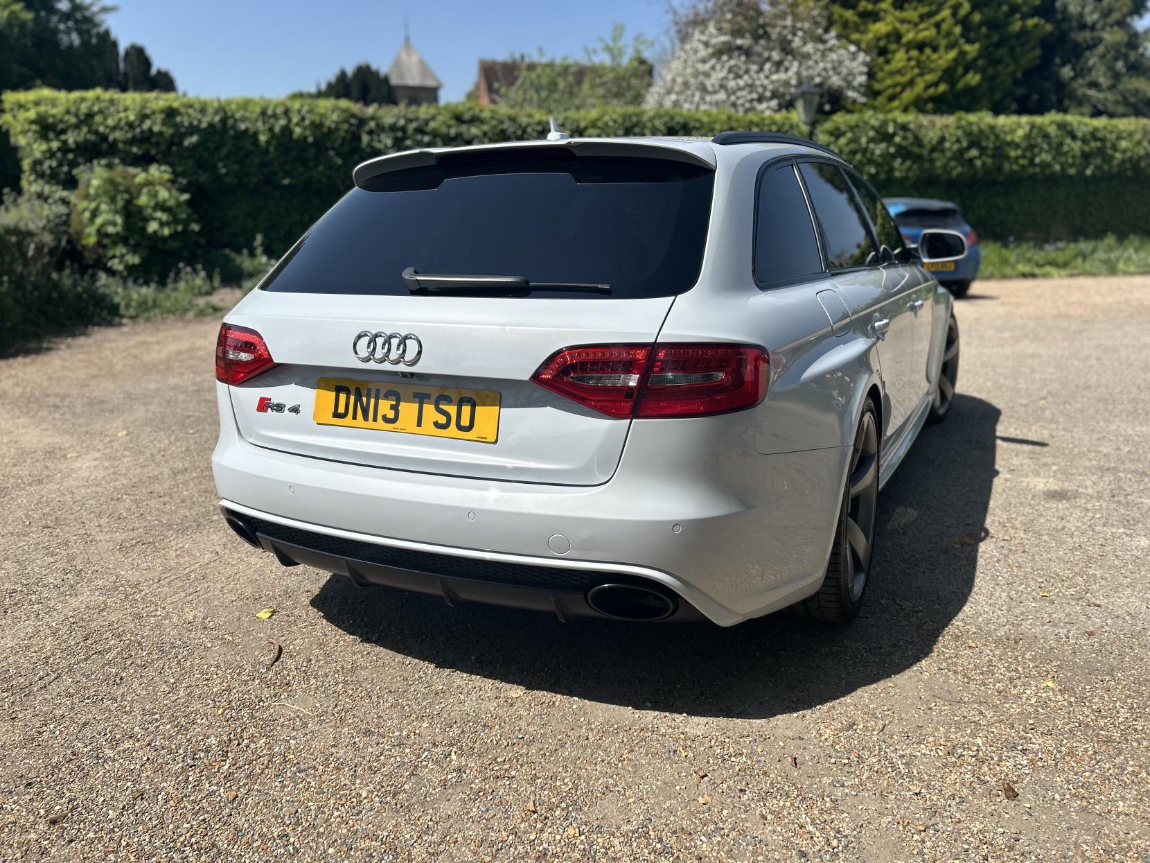 Audi RS4 Avant 4.2 FSI V8 Estate 5dr Petrol S Tronic quattro Euro 5 (450 ps)