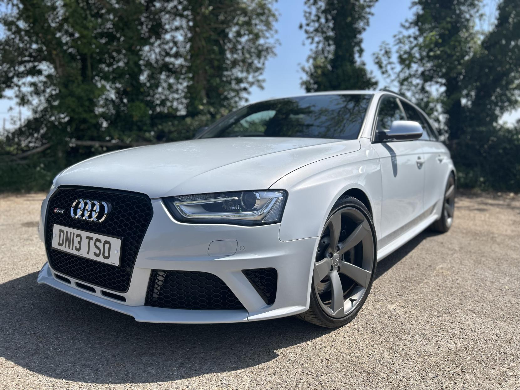 Audi RS4 Avant 4.2 FSI V8 Estate 5dr Petrol S Tronic quattro Euro 5 (450 ps)