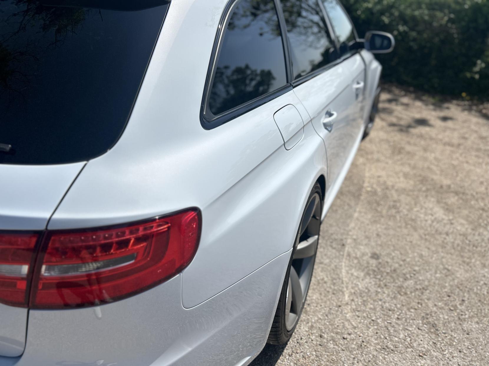 Audi RS4 Avant 4.2 FSI V8 Estate 5dr Petrol S Tronic quattro Euro 5 (450 ps)