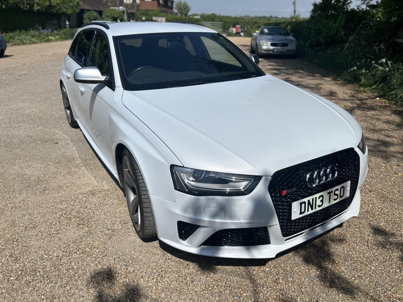 Audi RS4 Avant 4.2 FSI V8 Estate 5dr Petrol S Tronic quattro Euro 5 (450 ps)