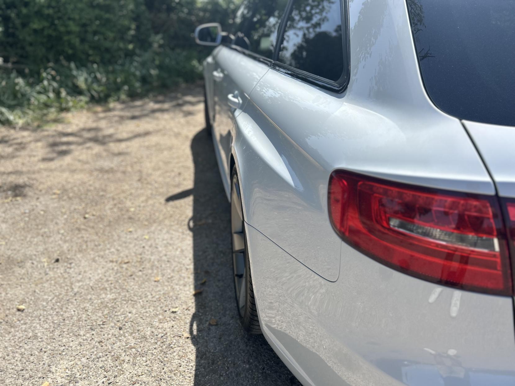 Audi RS4 Avant 4.2 FSI V8 Estate 5dr Petrol S Tronic quattro Euro 5 (450 ps)