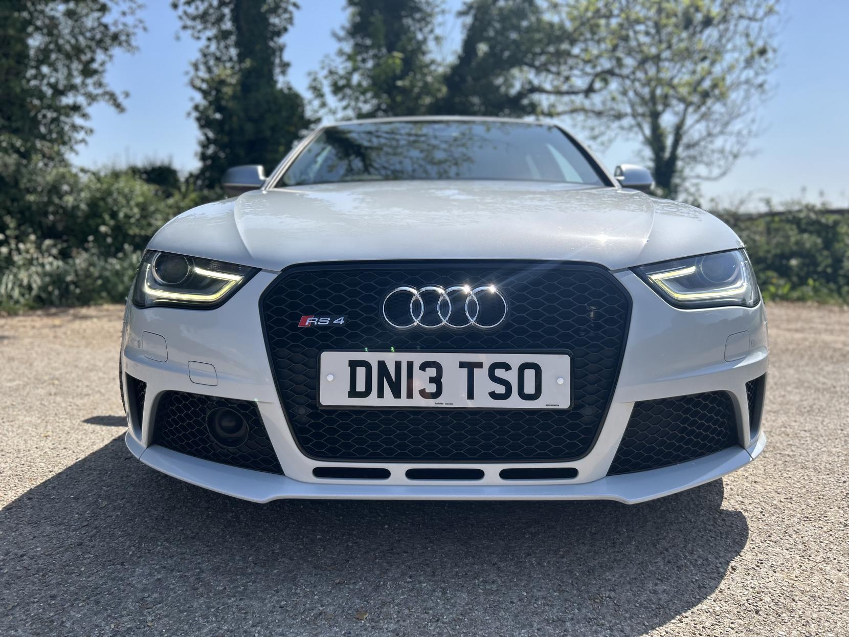 Audi RS4 Avant 4.2 FSI V8 Estate 5dr Petrol S Tronic quattro Euro 5 (450 ps)