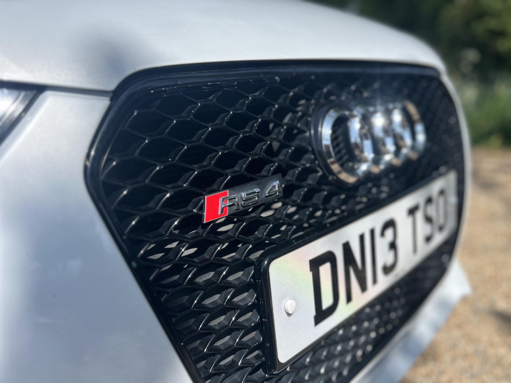 Audi RS4 Avant 4.2 FSI V8 Estate 5dr Petrol S Tronic quattro Euro 5 (450 ps)
