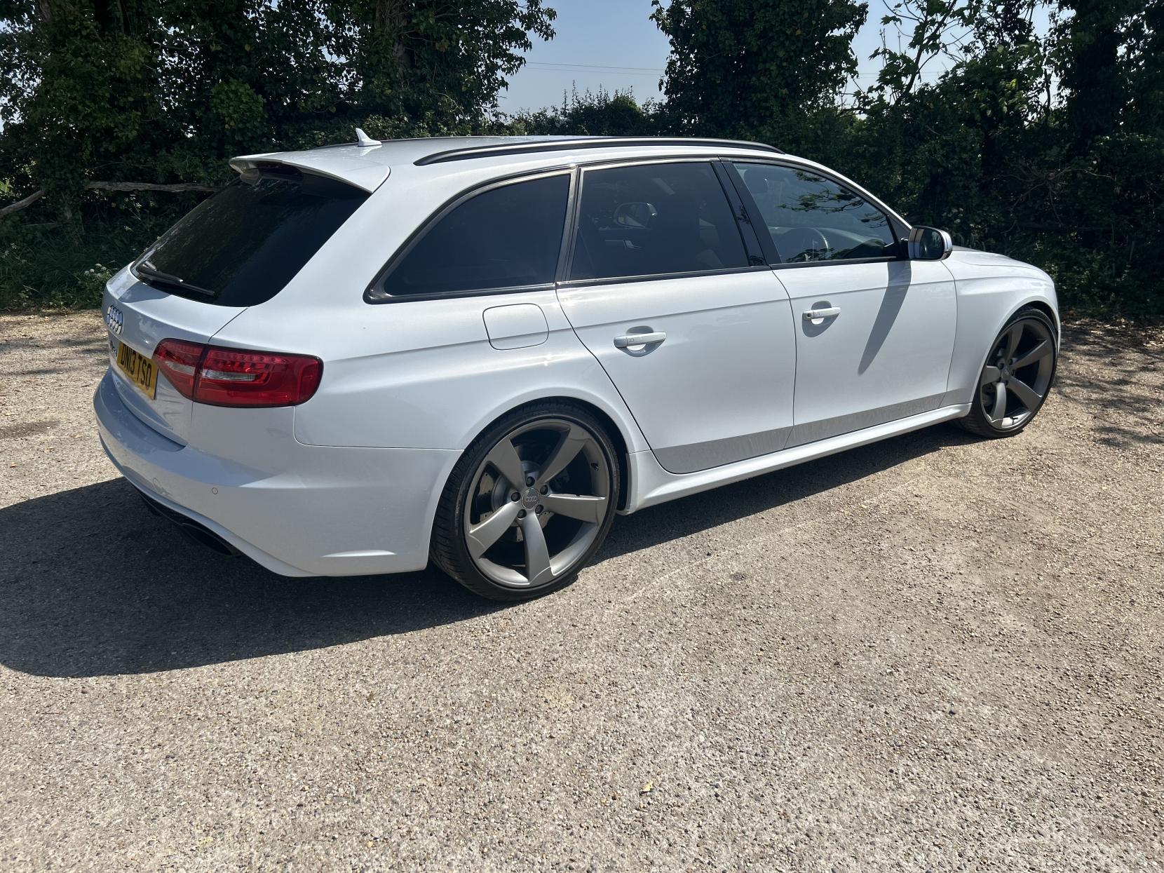 Audi RS4 Avant 4.2 FSI V8 Estate 5dr Petrol S Tronic quattro Euro 5 (450 ps)