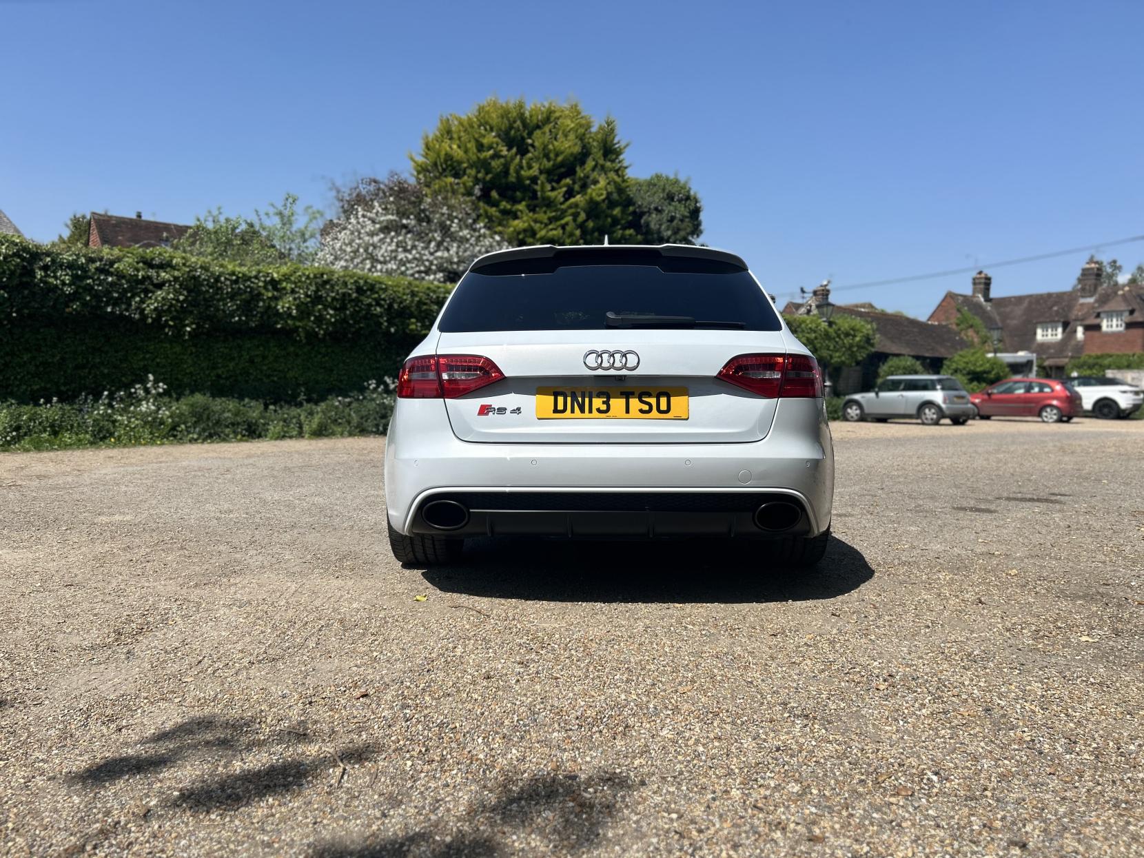 Audi RS4 Avant 4.2 FSI V8 Estate 5dr Petrol S Tronic quattro Euro 5 (450 ps)