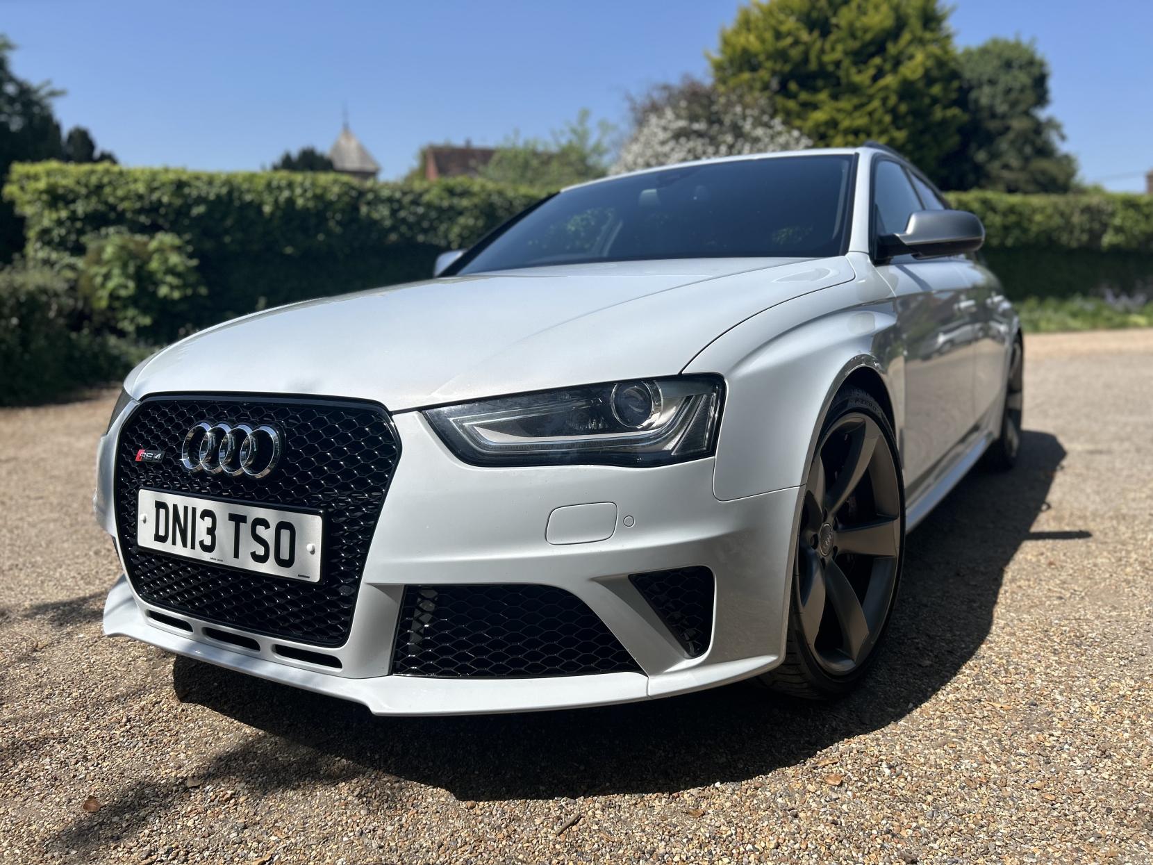Audi RS4 Avant 4.2 FSI V8 Estate 5dr Petrol S Tronic quattro Euro 5 (450 ps)