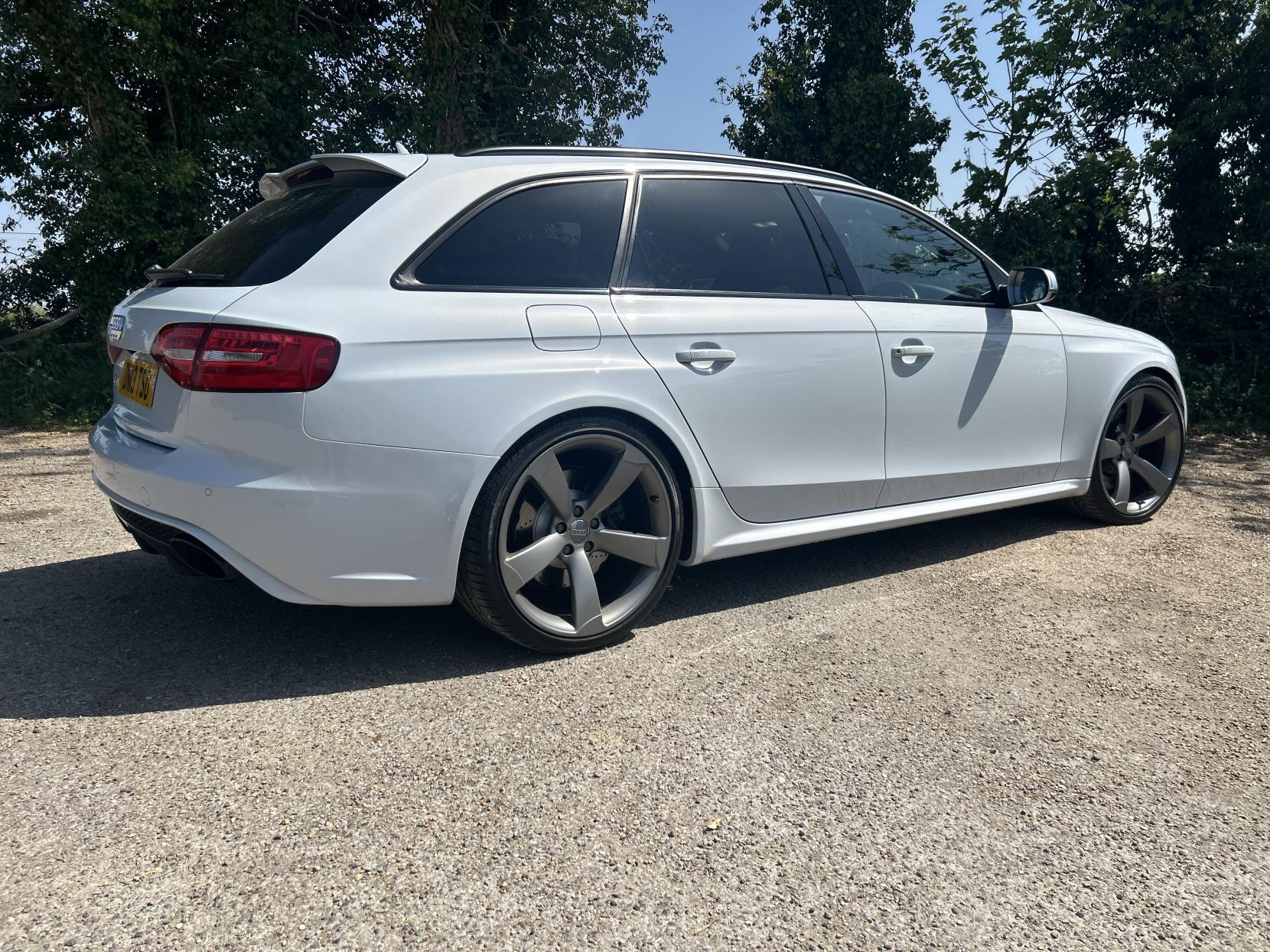 Audi RS4 Avant 4.2 FSI V8 Estate 5dr Petrol S Tronic quattro Euro 5 (450 ps)