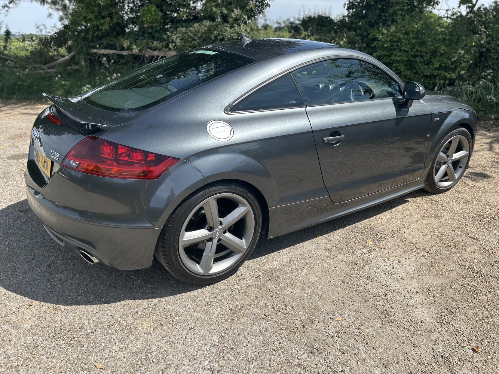 Audi TT 2.0 TFSI S line Coupe 3dr Petrol S Tronic quattro Euro 5 (s/s) (211 ps)