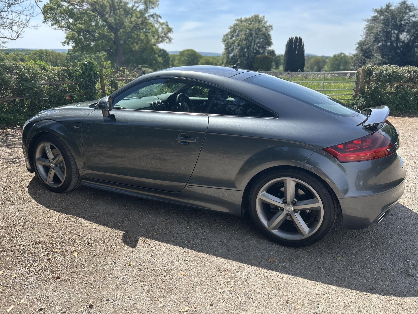 Audi TT 2.0 TFSI S line Coupe 3dr Petrol S Tronic quattro Euro 5 (s/s) (211 ps)