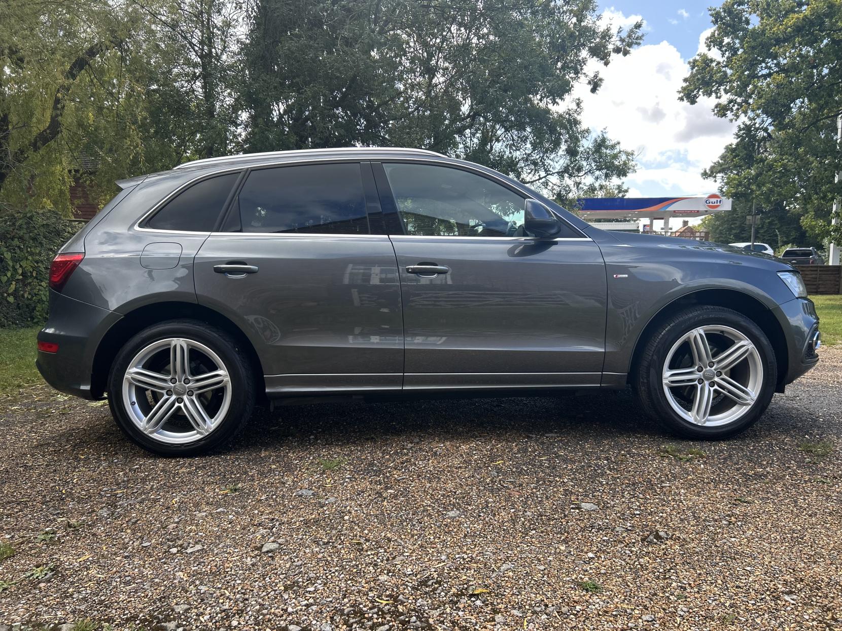 Audi Q5 2.0 TFSI S line Plus SUV 5dr Petrol Tiptronic quattro Euro 6 (s/s) (230 ps)
