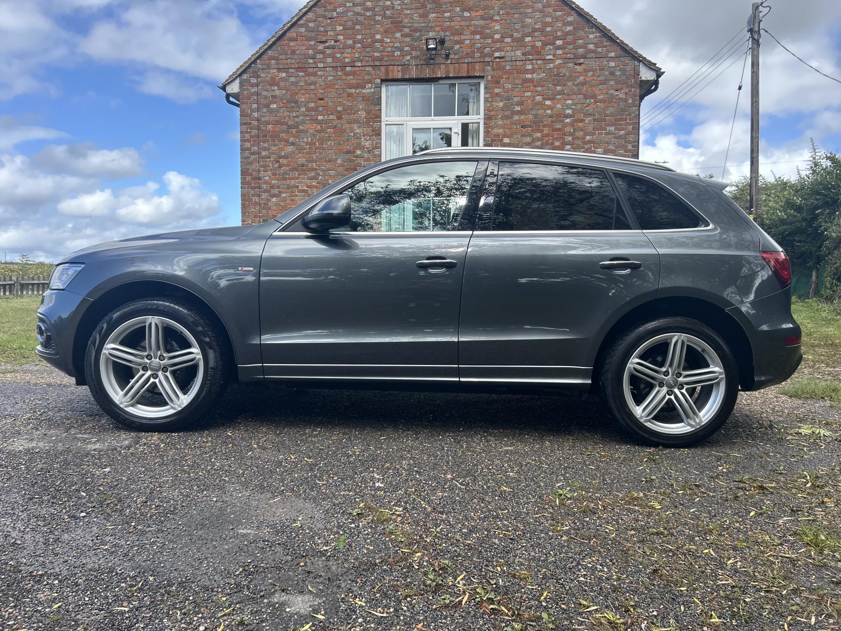 Audi Q5 2.0 TFSI S line Plus SUV 5dr Petrol Tiptronic quattro Euro 6 (s/s) (230 ps)