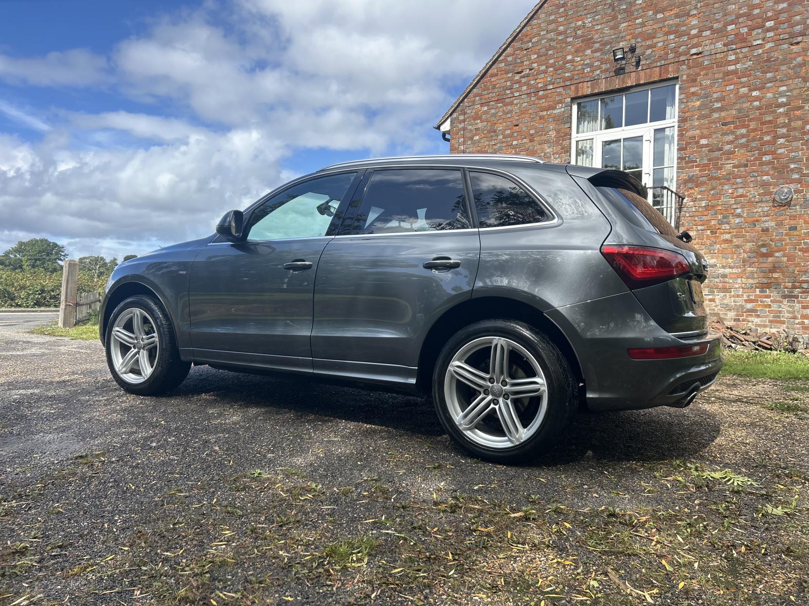 Audi Q5 2.0 TFSI S line Plus SUV 5dr Petrol Tiptronic quattro Euro 6 (s/s) (230 ps)