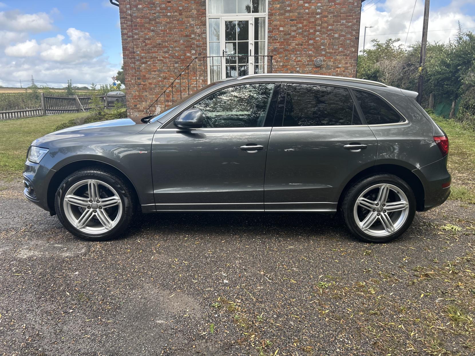 Audi Q5 2.0 TFSI S line Plus SUV 5dr Petrol Tiptronic quattro Euro 6 (s/s) (230 ps)