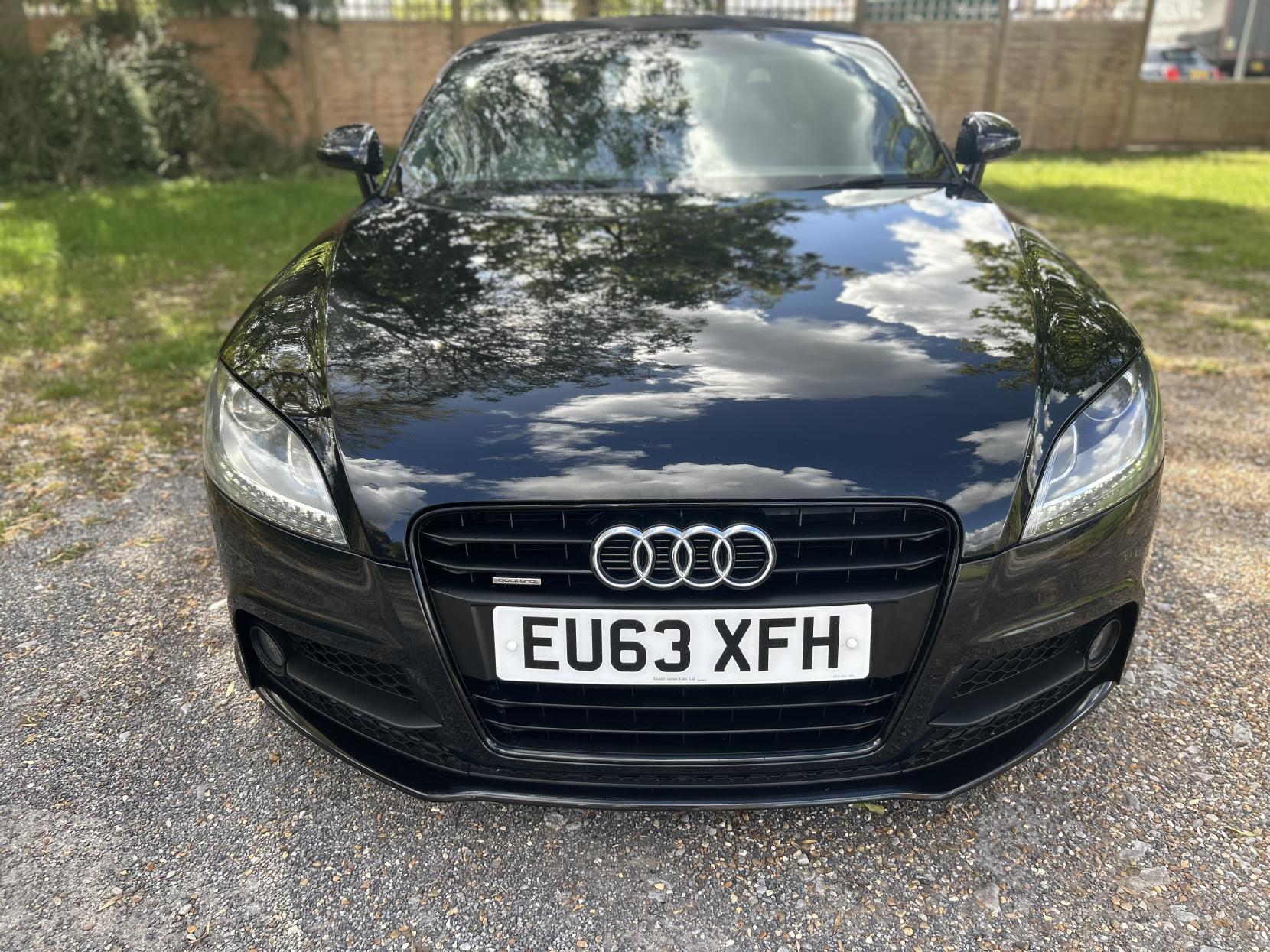 Audi TT 2.0 TFSI Black Edition Roadster 2dr Petrol S Tronic quattro Euro 5 (s/s) (211 ps)