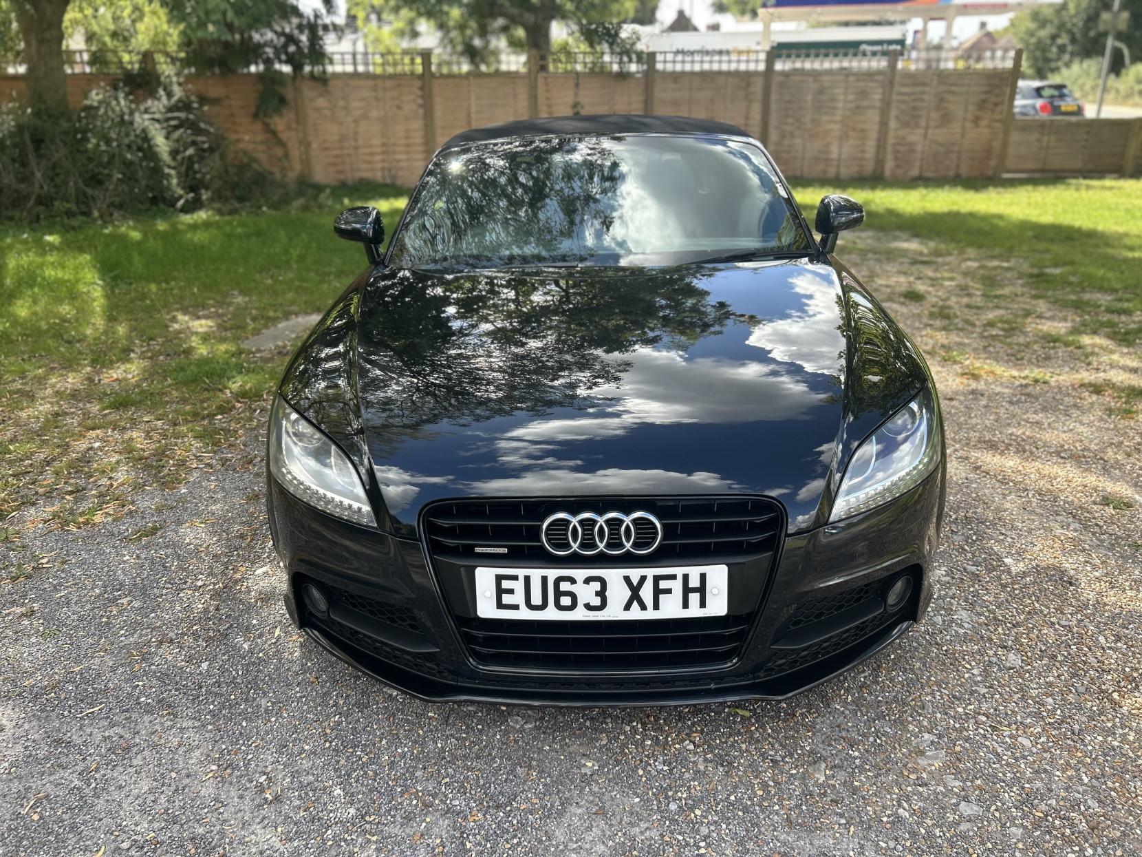 Audi TT 2.0 TFSI Black Edition Roadster 2dr Petrol S Tronic quattro Euro 5 (s/s) (211 ps)