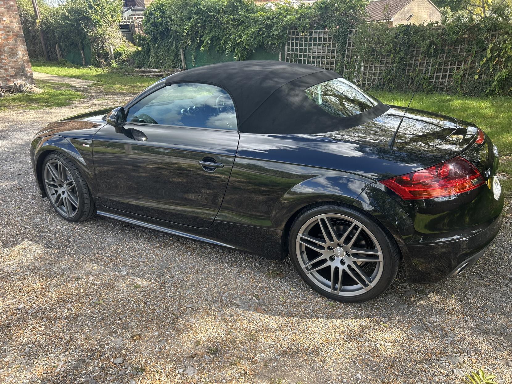 Audi TT 2.0 TFSI Black Edition Roadster 2dr Petrol S Tronic quattro Euro 5 (s/s) (211 ps)