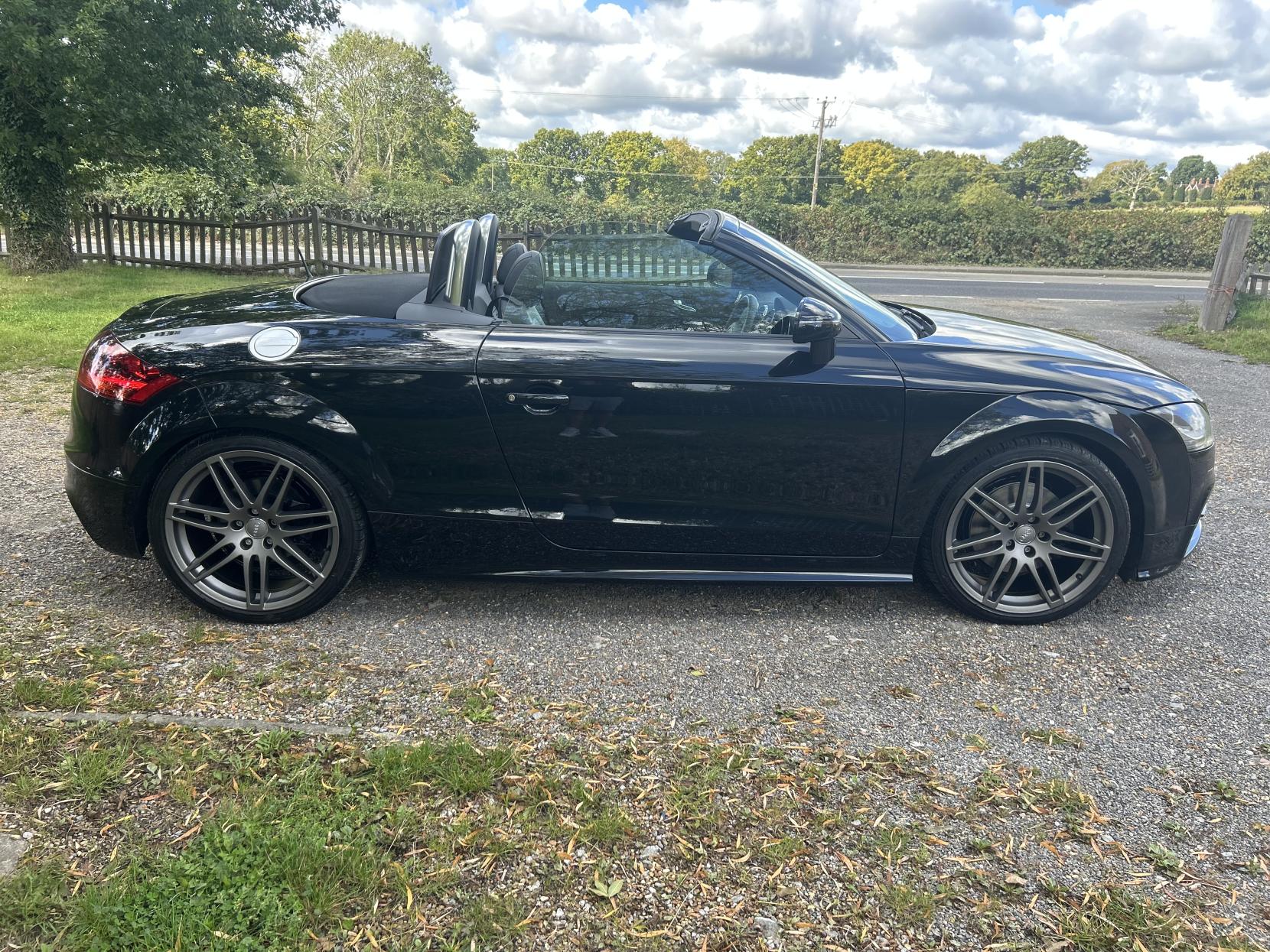 Audi TT 2.0 TFSI Black Edition Roadster 2dr Petrol S Tronic quattro Euro 5 (s/s) (211 ps)