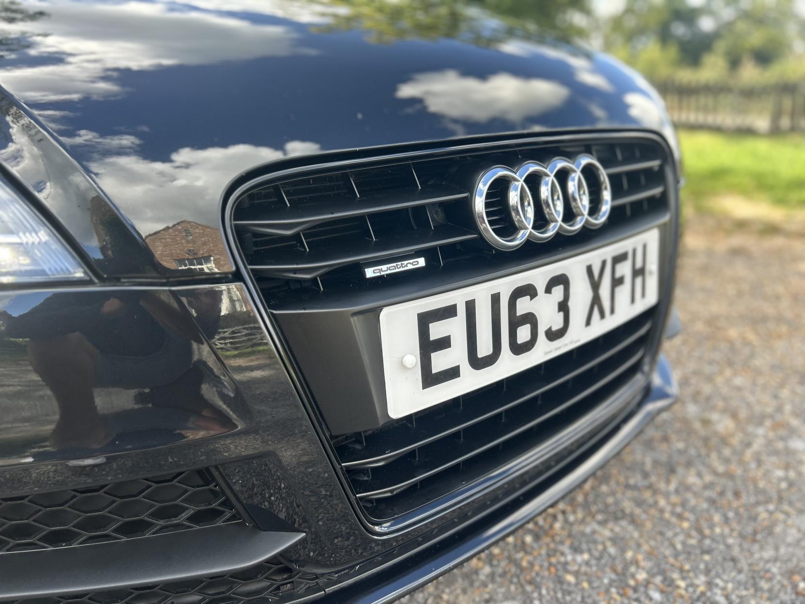Audi TT 2.0 TFSI Black Edition Roadster 2dr Petrol S Tronic quattro Euro 5 (s/s) (211 ps)