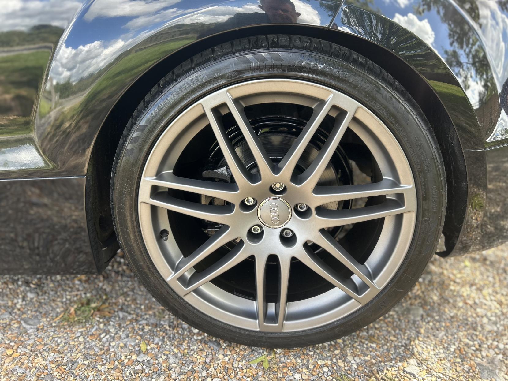 Audi TT 2.0 TFSI Black Edition Roadster 2dr Petrol S Tronic quattro Euro 5 (s/s) (211 ps)