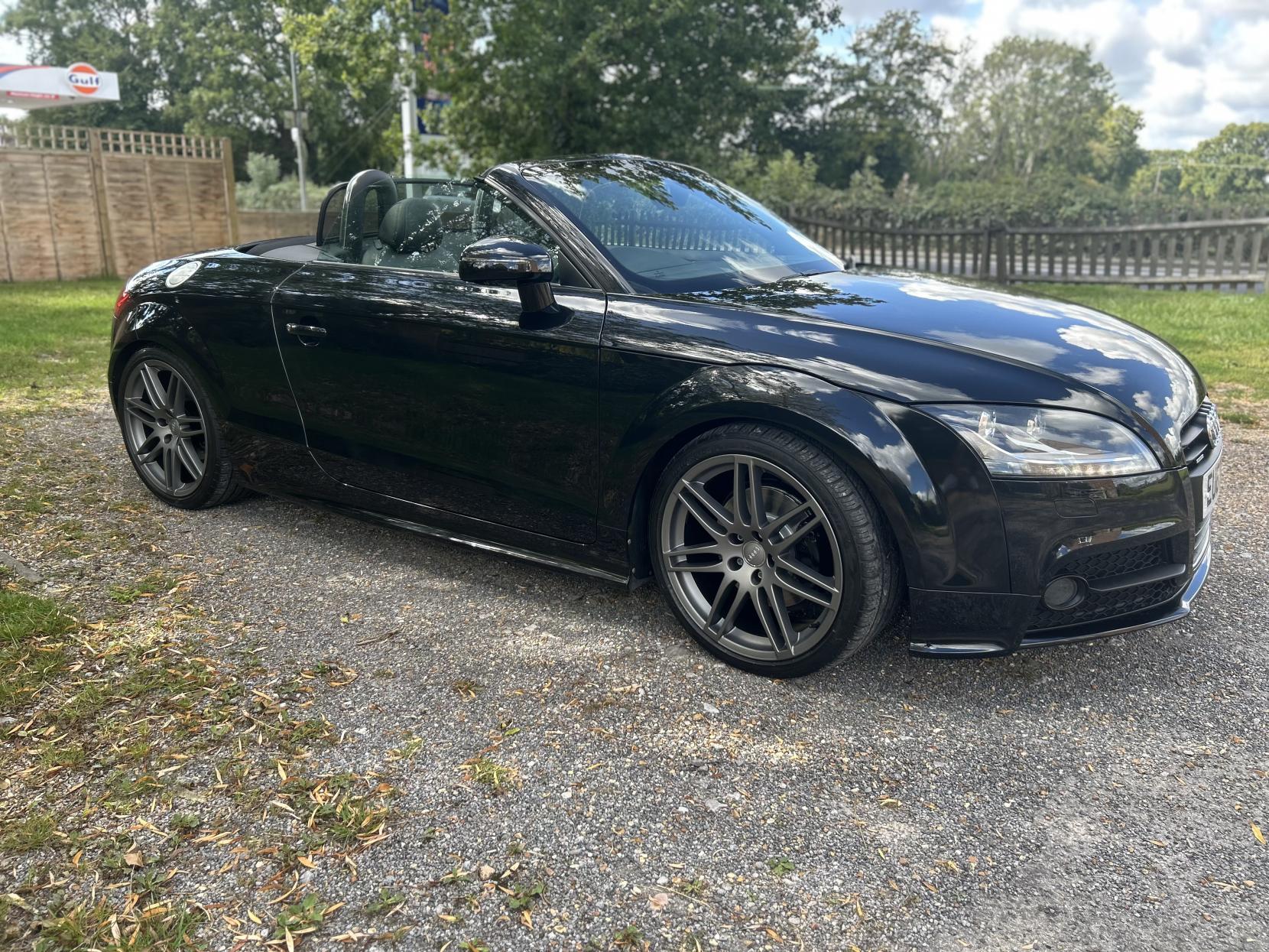Audi TT 2.0 TFSI Black Edition Roadster 2dr Petrol S Tronic quattro Euro 5 (s/s) (211 ps)