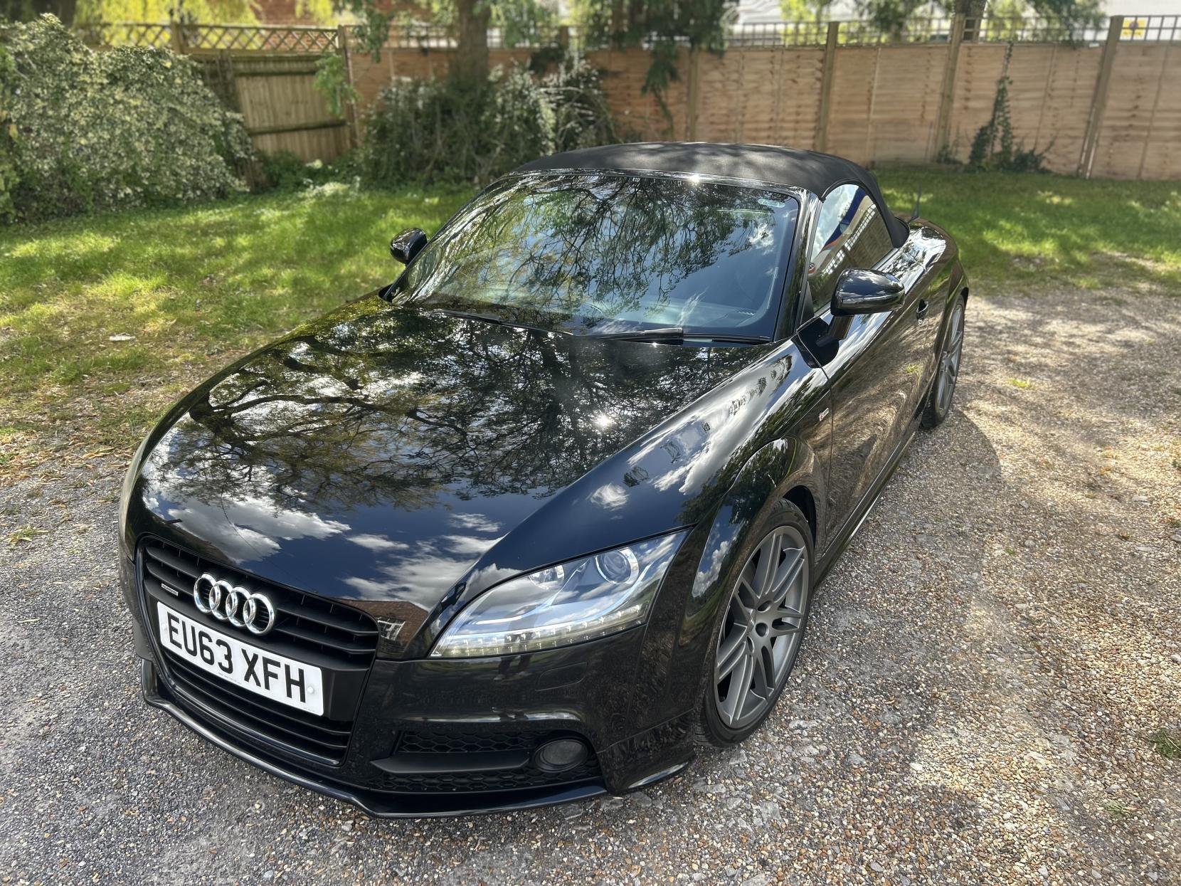 Audi TT 2.0 TFSI Black Edition Roadster 2dr Petrol S Tronic quattro Euro 5 (s/s) (211 ps)