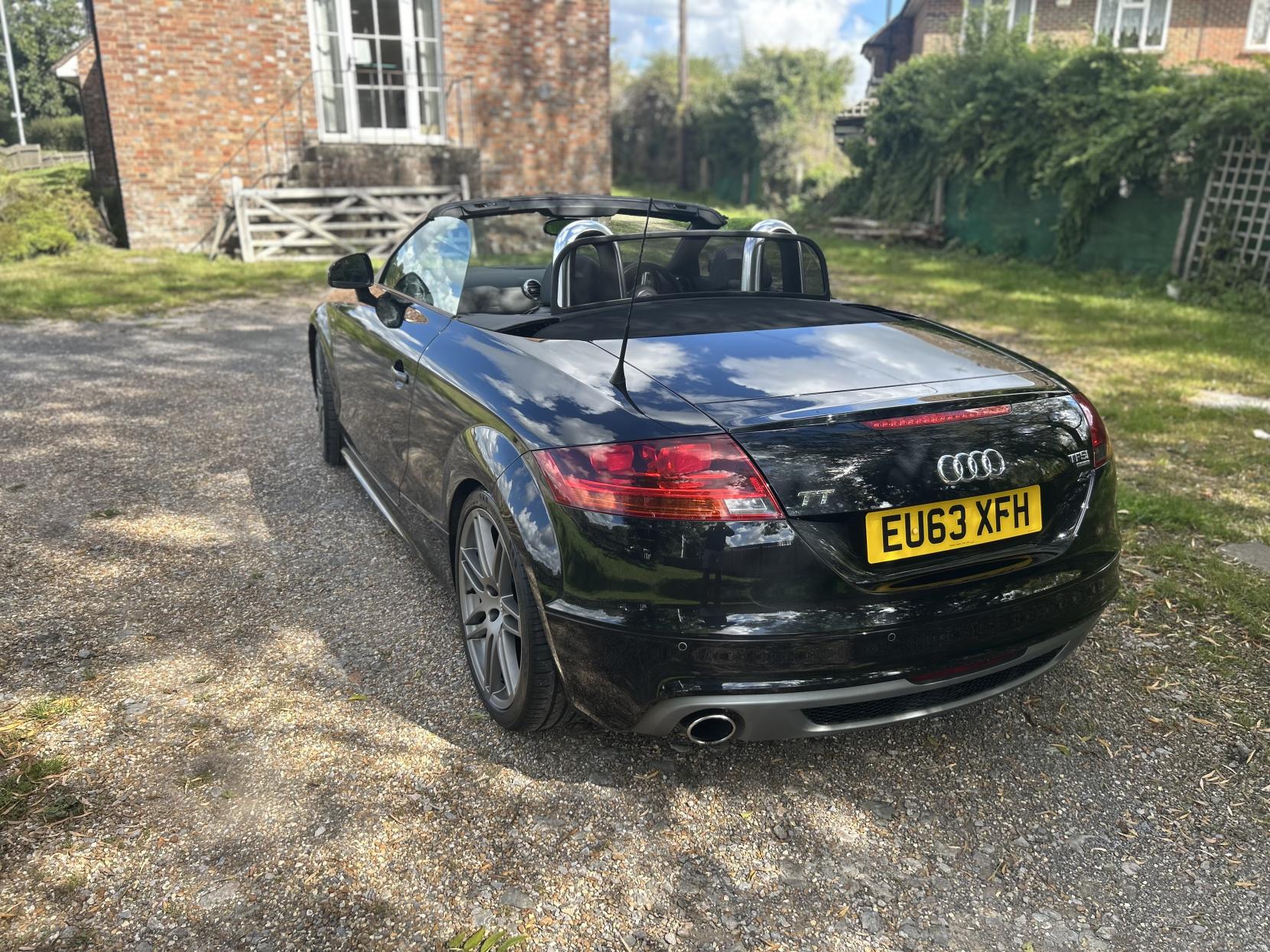 Audi TT 2.0 TFSI Black Edition Roadster 2dr Petrol S Tronic quattro Euro 5 (s/s) (211 ps)