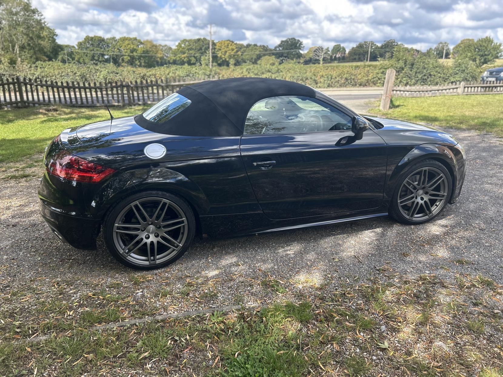 Audi TT 2.0 TFSI Black Edition Roadster 2dr Petrol S Tronic quattro Euro 5 (s/s) (211 ps)