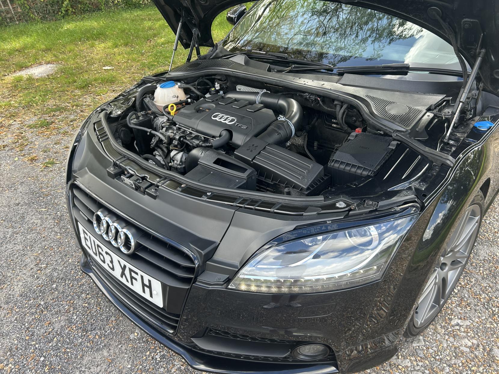 Audi TT 2.0 TFSI Black Edition Roadster 2dr Petrol S Tronic quattro Euro 5 (s/s) (211 ps)