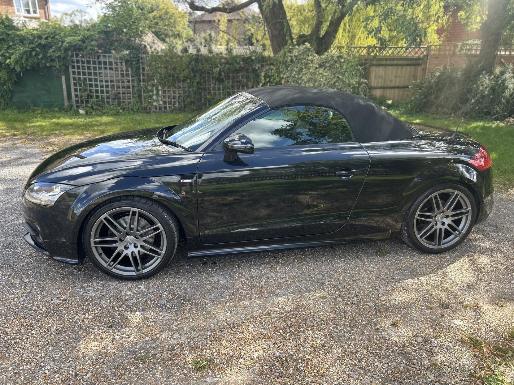 Audi TT 2.0 TFSI Black Edition Roadster 2dr Petrol S Tronic quattro Euro 5 (s/s) (211 ps)