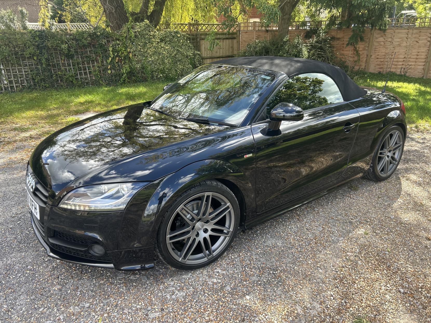 Audi TT 2.0 TFSI Black Edition Roadster 2dr Petrol S Tronic quattro Euro 5 (s/s) (211 ps)