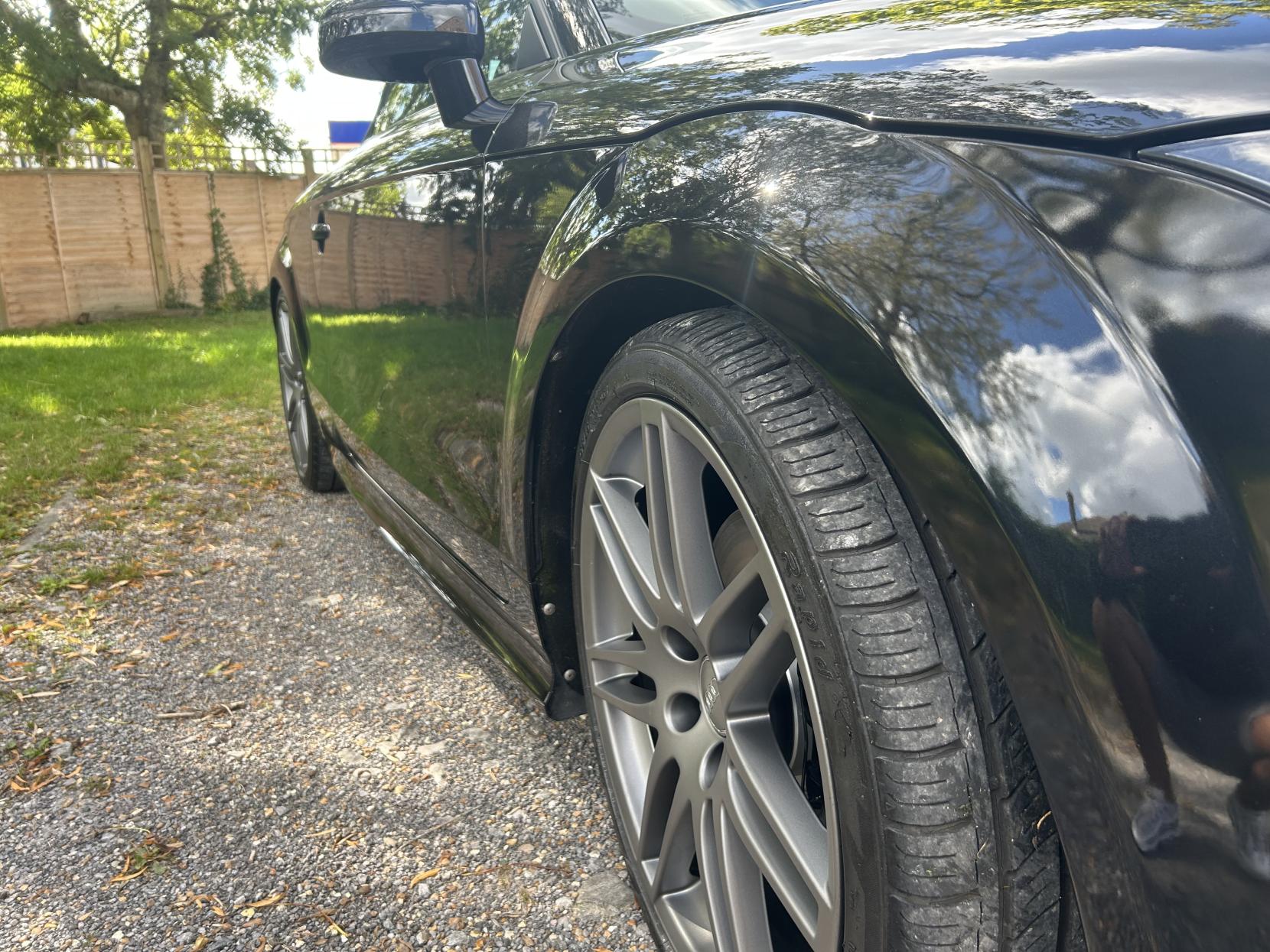 Audi TT 2.0 TFSI Black Edition Roadster 2dr Petrol S Tronic quattro Euro 5 (s/s) (211 ps)