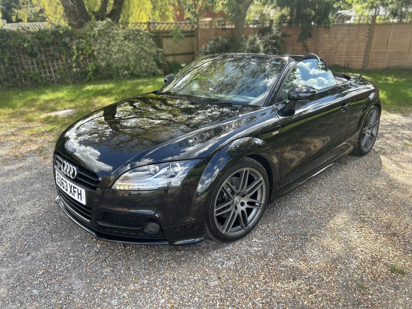 Audi TT 2.0 TFSI Black Edition Roadster 2dr Petrol S Tronic quattro Euro 5 (s/s) (211 ps)