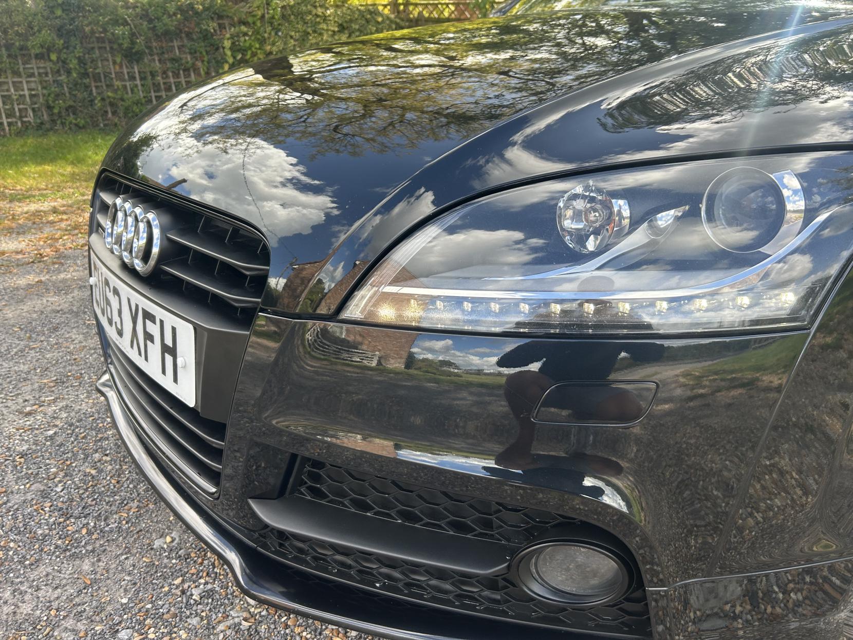 Audi TT 2.0 TFSI Black Edition Roadster 2dr Petrol S Tronic quattro Euro 5 (s/s) (211 ps)