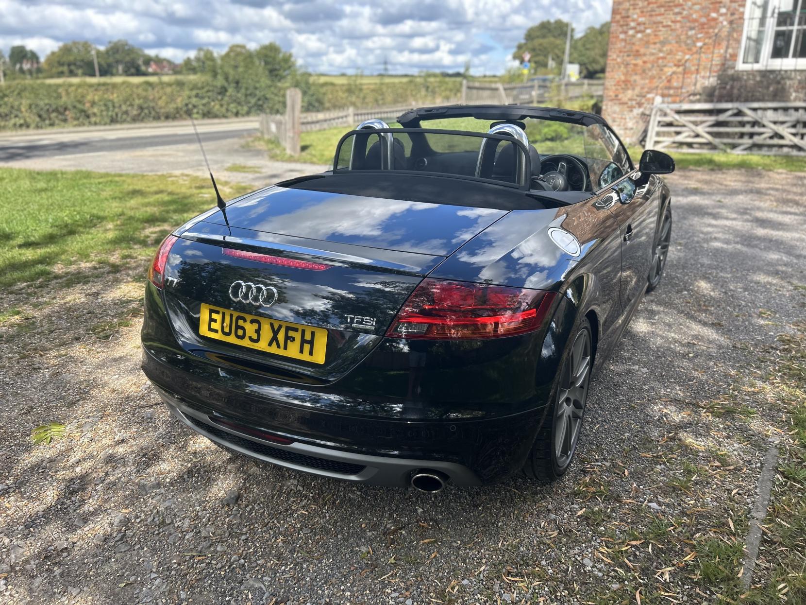 Audi TT 2.0 TFSI Black Edition Roadster 2dr Petrol S Tronic quattro Euro 5 (s/s) (211 ps)