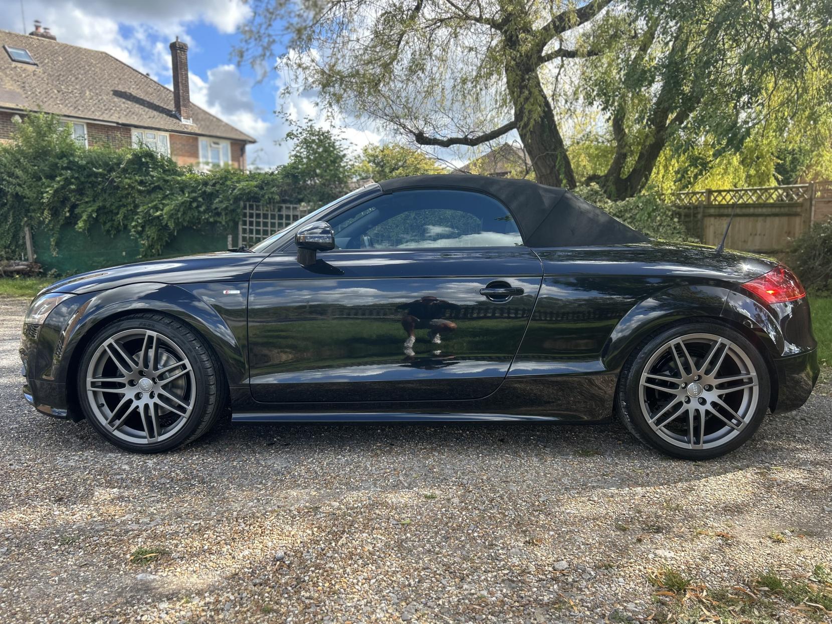 Audi TT 2.0 TFSI Black Edition Roadster 2dr Petrol S Tronic quattro Euro 5 (s/s) (211 ps)