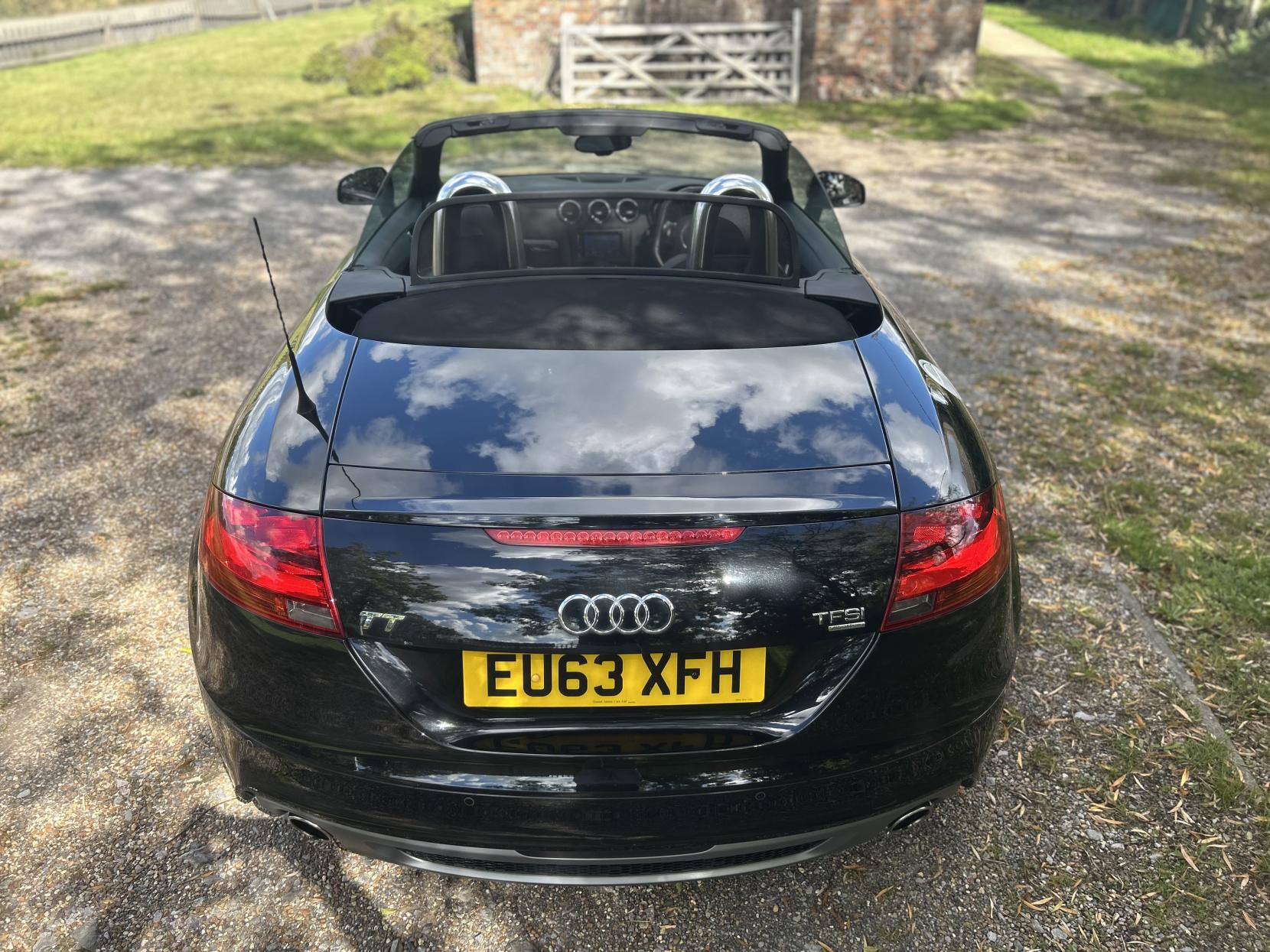 Audi TT 2.0 TFSI Black Edition Roadster 2dr Petrol S Tronic quattro Euro 5 (s/s) (211 ps)