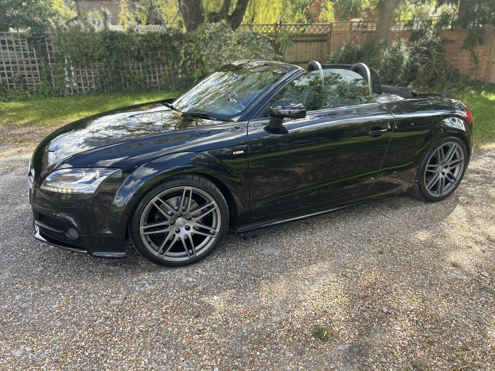 Audi TT 2.0 TFSI Black Edition Roadster 2dr Petrol S Tronic quattro Euro 5 (s/s) (211 ps)