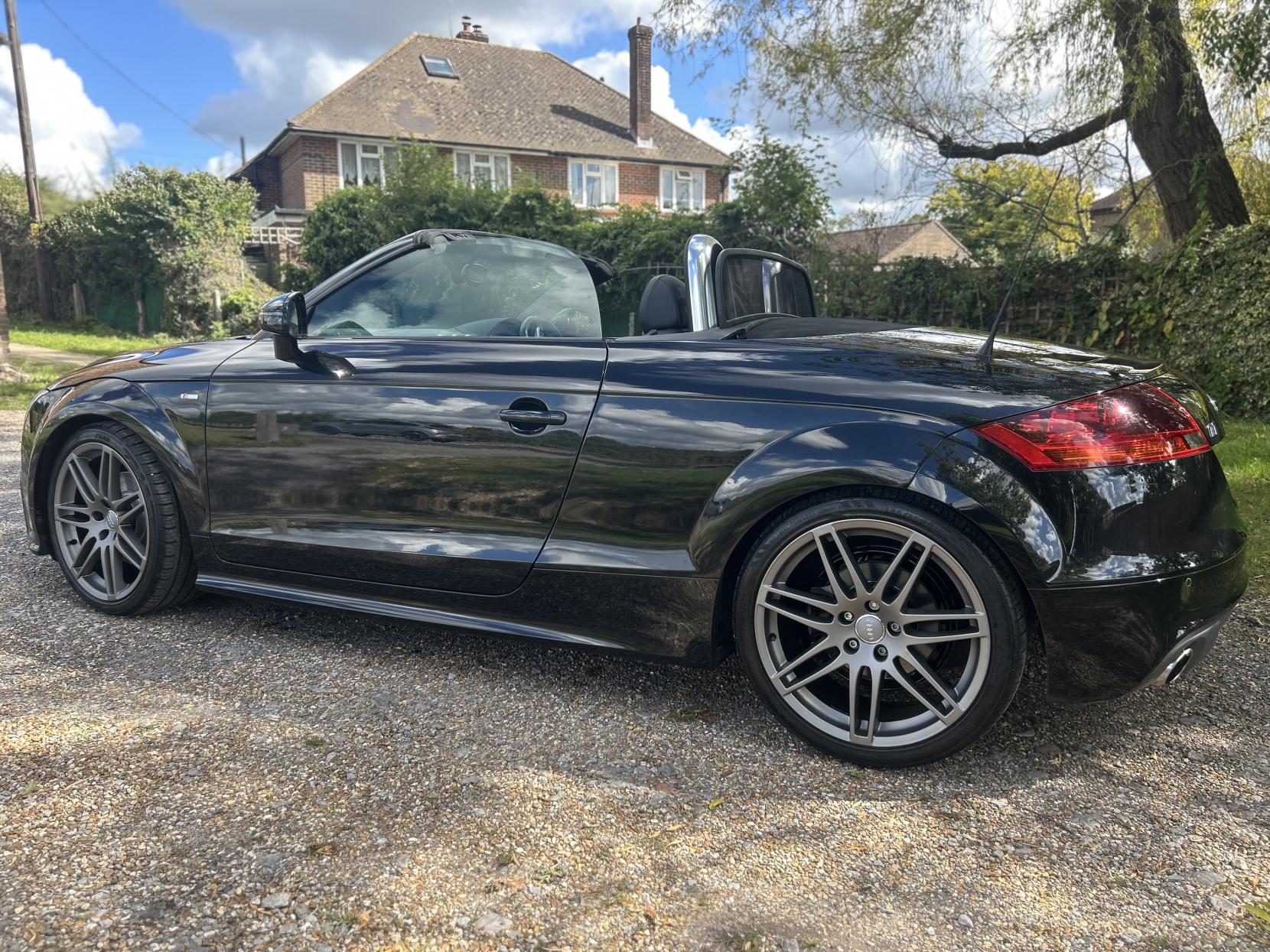 Audi TT 2.0 TFSI Black Edition Roadster 2dr Petrol S Tronic quattro Euro 5 (s/s) (211 ps)