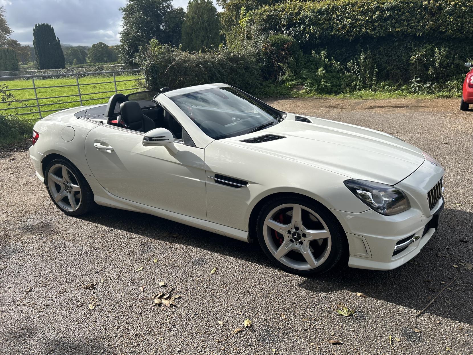 Mercedes-Benz SLK 2.1 SLK250 CDI BlueEfficiency AMG Sport Convertible 2dr Diesel G-Tronic+ Euro 5 (s/s) (204 ps)