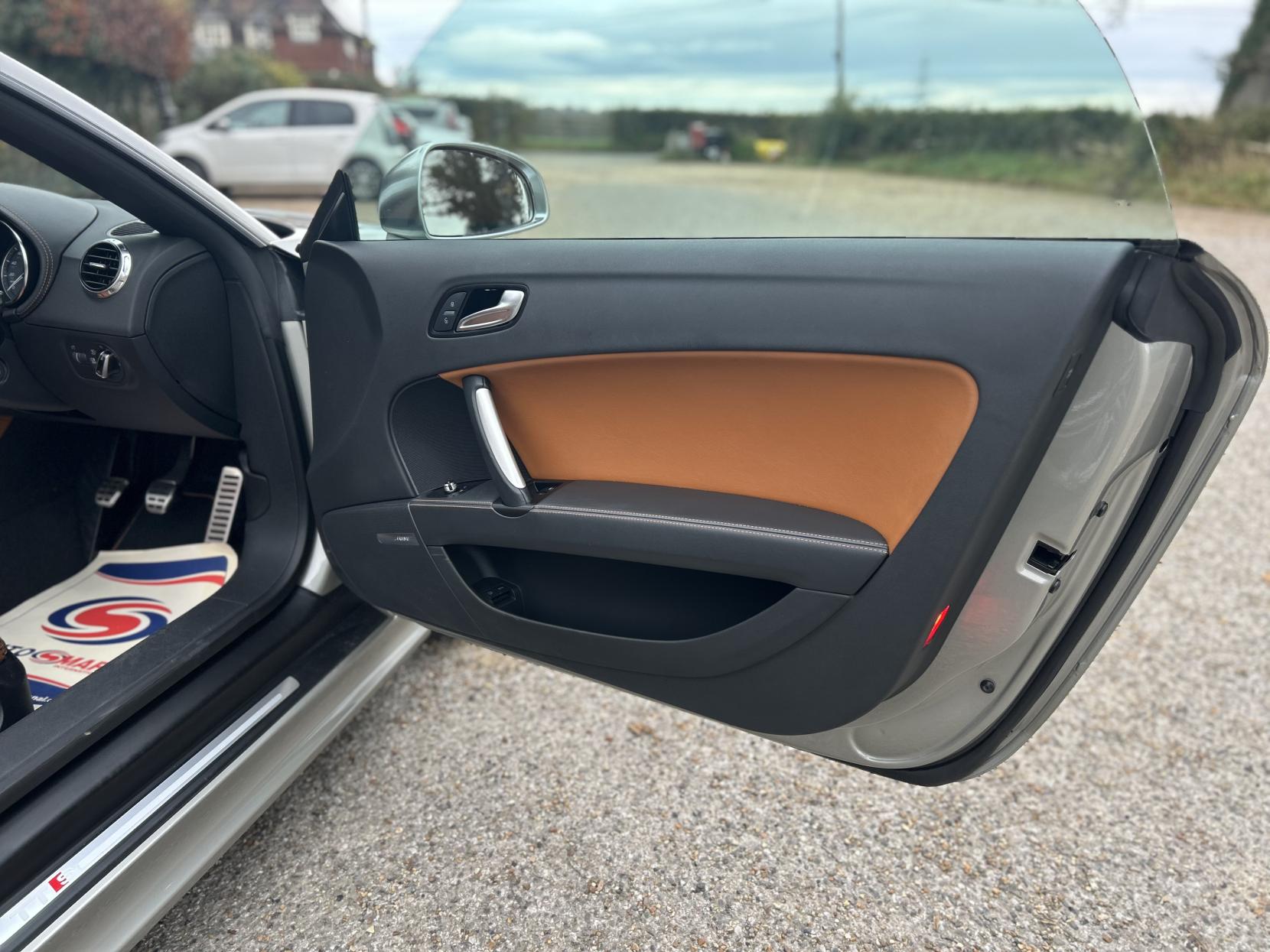 Audi TTS 2.0 TFSI Roadster 2dr Petrol Manual quattro Euro 5 (272 ps)