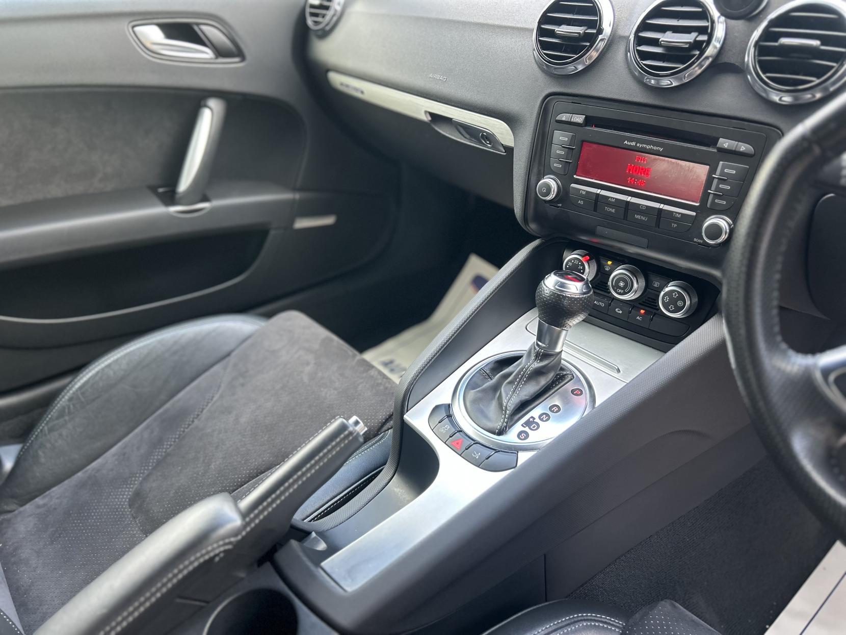 Audi TT 2.0 TFSI Black Edition Coupe 3dr Petrol S Tronic quattro Euro 5 (s/s) (211 ps)