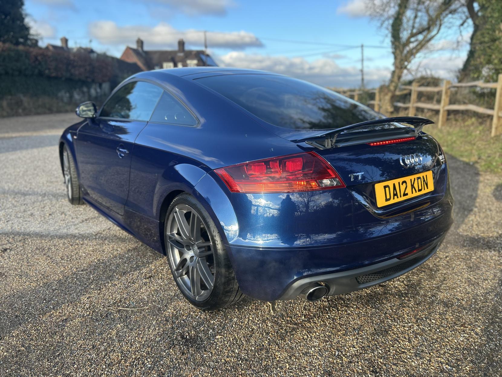Audi TT 2.0 TFSI Black Edition Coupe 3dr Petrol S Tronic quattro Euro 5 (s/s) (211 ps)