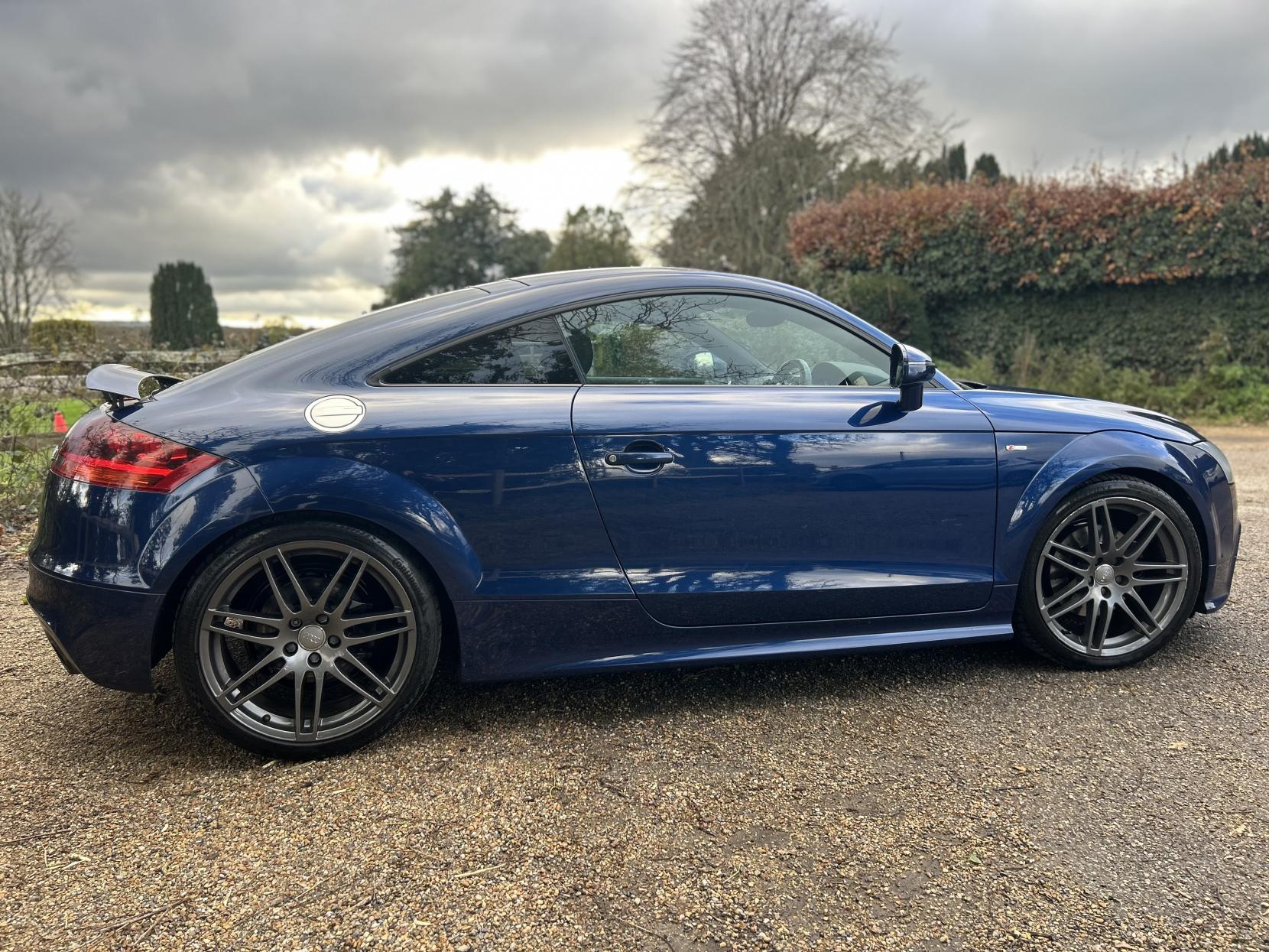 Audi TT 2.0 TFSI Black Edition Coupe 3dr Petrol S Tronic quattro Euro 5 (s/s) (211 ps)