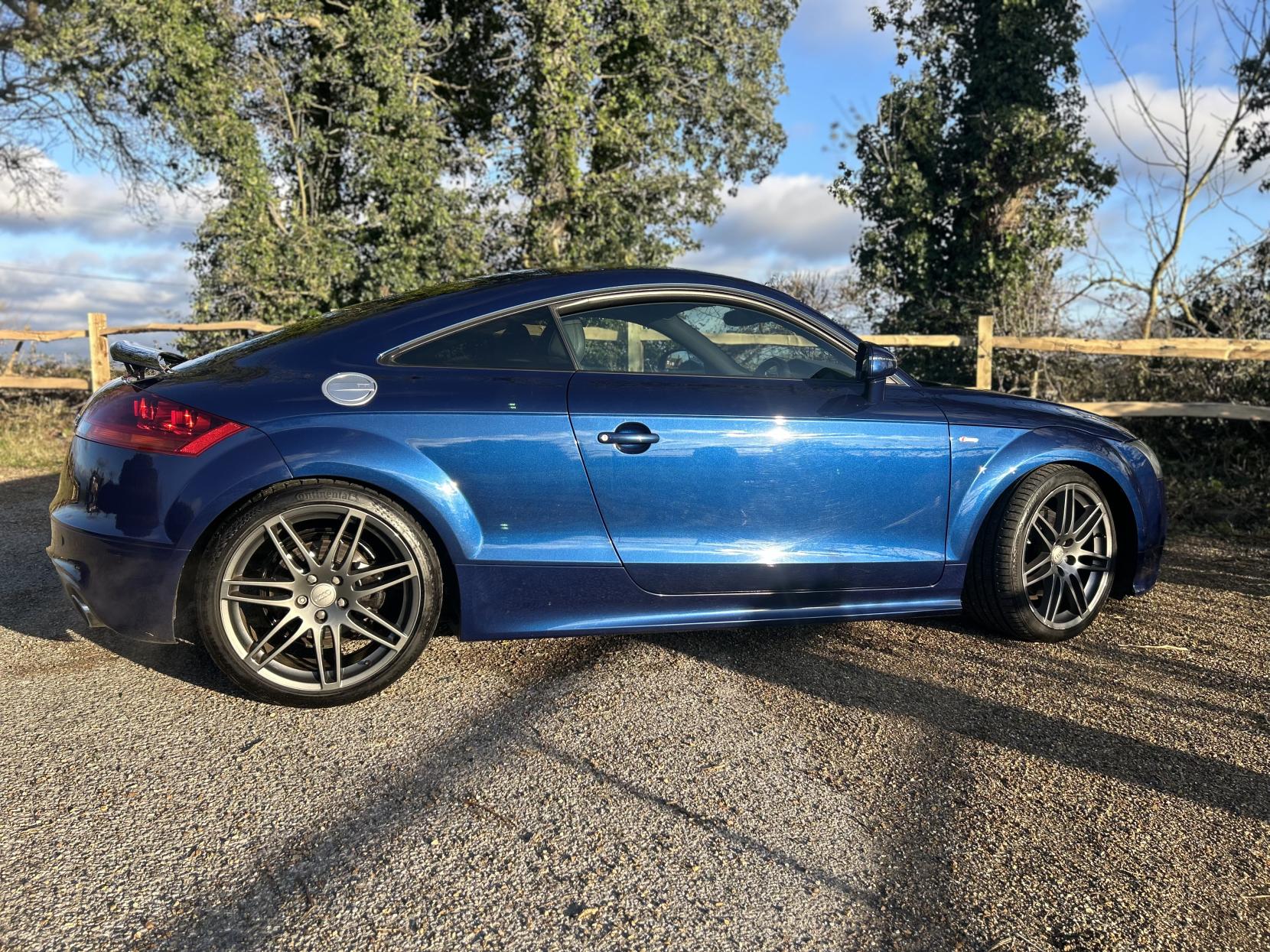 Audi TT 2.0 TFSI Black Edition Coupe 3dr Petrol S Tronic quattro Euro 5 (s/s) (211 ps)