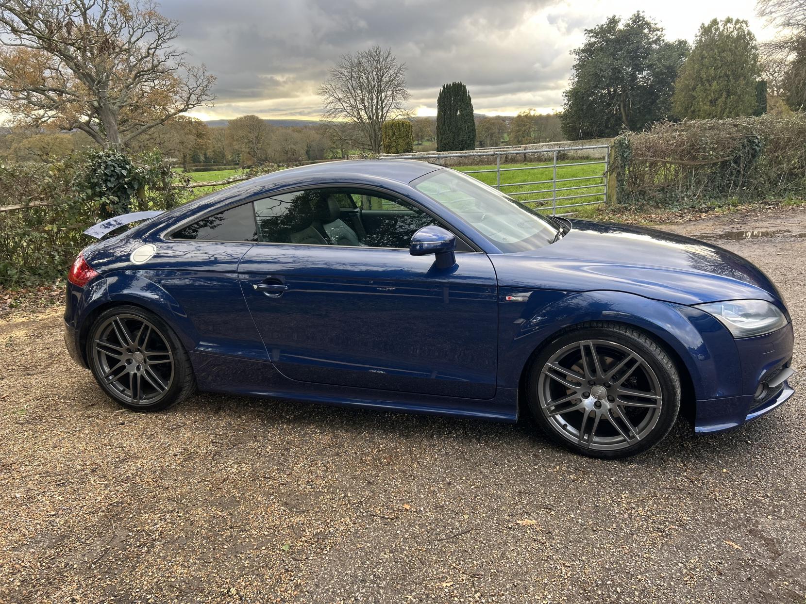 Audi TT 2.0 TFSI Black Edition Coupe 3dr Petrol S Tronic quattro Euro 5 (s/s) (211 ps)