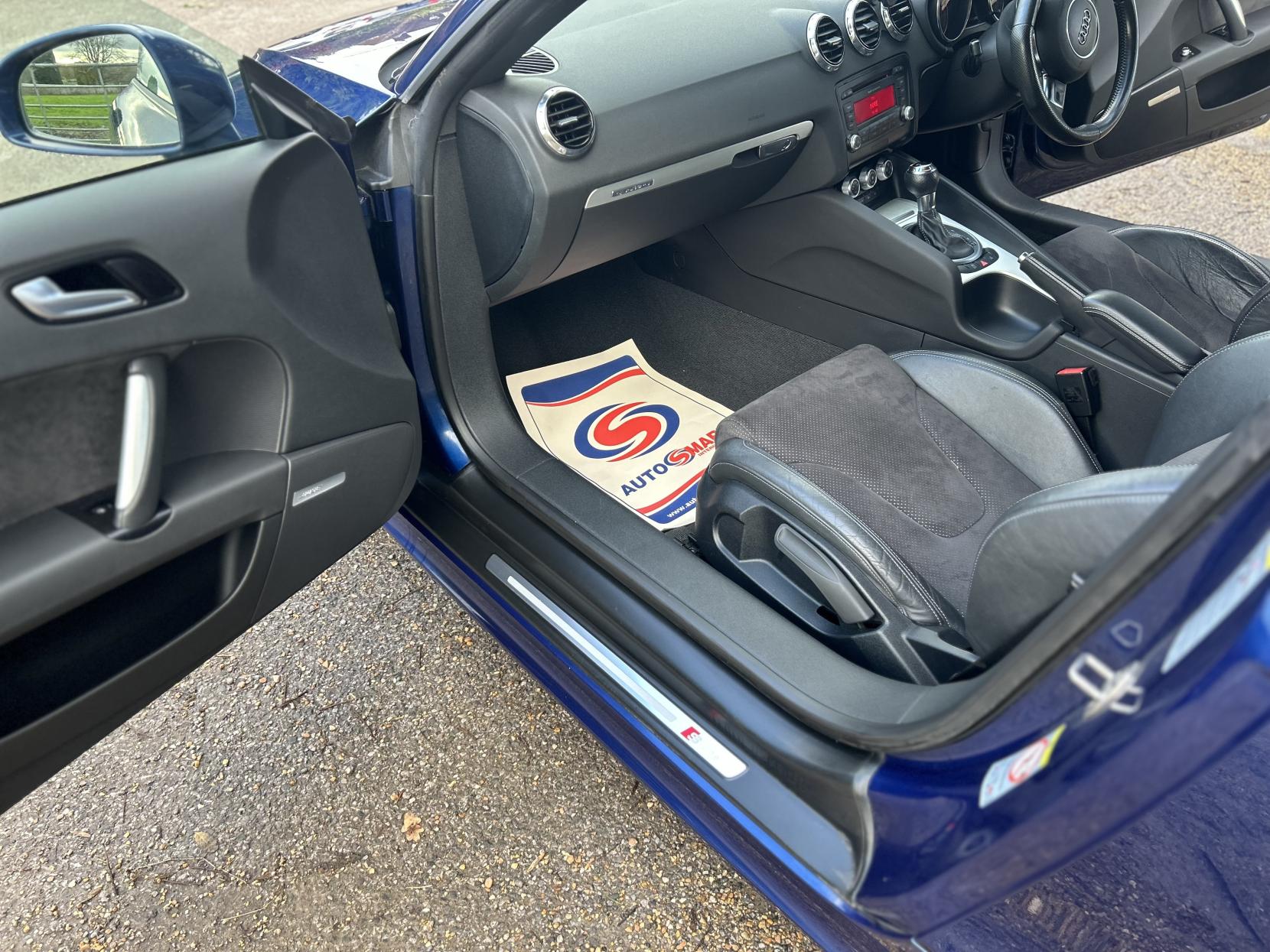 Audi TT 2.0 TFSI Black Edition Coupe 3dr Petrol S Tronic quattro Euro 5 (s/s) (211 ps)