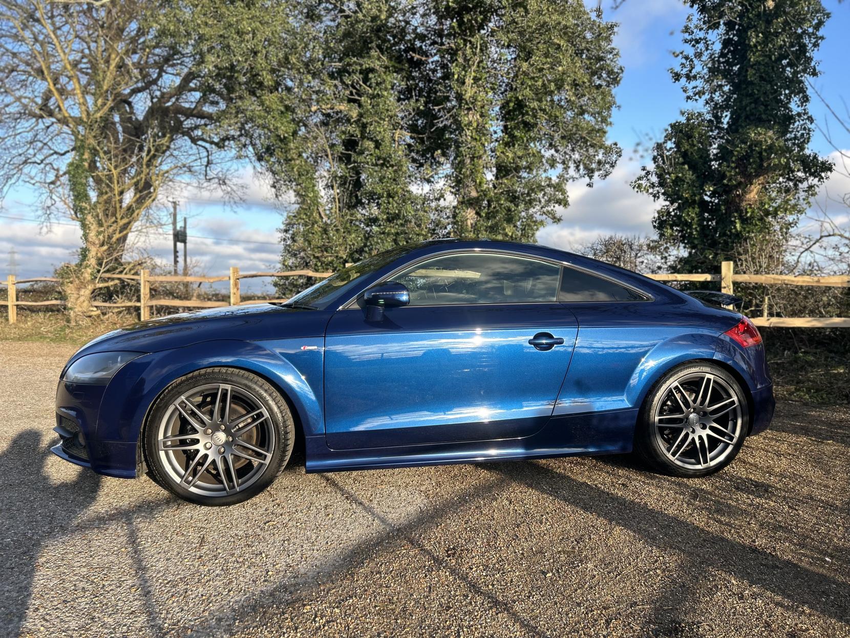 Audi TT 2.0 TFSI Black Edition Coupe 3dr Petrol S Tronic quattro Euro 5 (s/s) (211 ps)