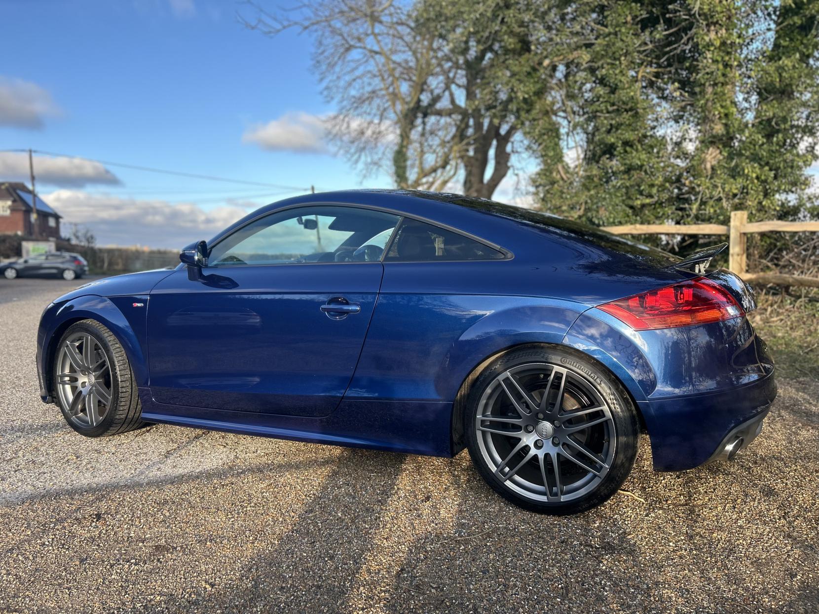Audi TT 2.0 TFSI Black Edition Coupe 3dr Petrol S Tronic quattro Euro 5 (s/s) (211 ps)