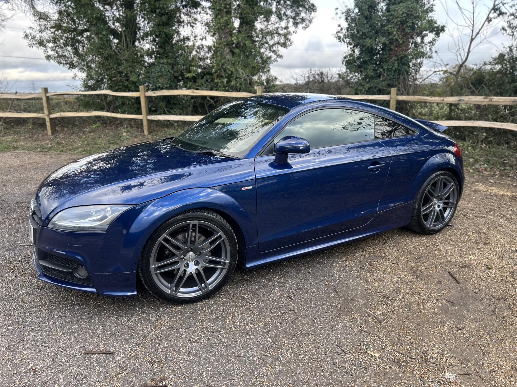 Audi TT 2.0 TFSI Black Edition Coupe 3dr Petrol S Tronic quattro Euro 5 (s/s) (211 ps)